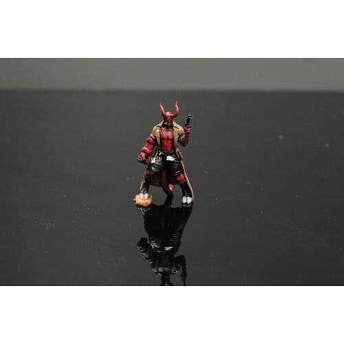 1/64 Resin Die-cast Movie Character Horns Man Car Scene Doll Model Scene Layout Collection Decoration Toy