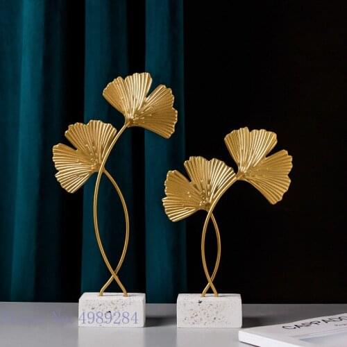 Metallic gold iron ginkgo leaf ornaments Marble base Imitation plants Leaves Hollow metal crafts ornaments Home Decoration
