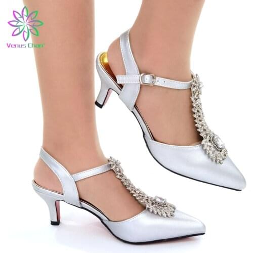 Latest Design African Women Wedding Shoes Decorated with Rhinestone Sweet Women Shoes Ladies Sandals with Heels Party Pumps