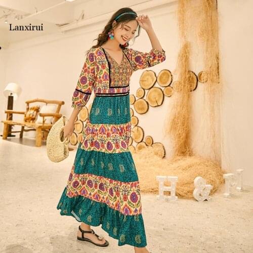 Video scene shooting trill web celebrity Bohemia folk embroidery printing posed seven dress sleeve dress