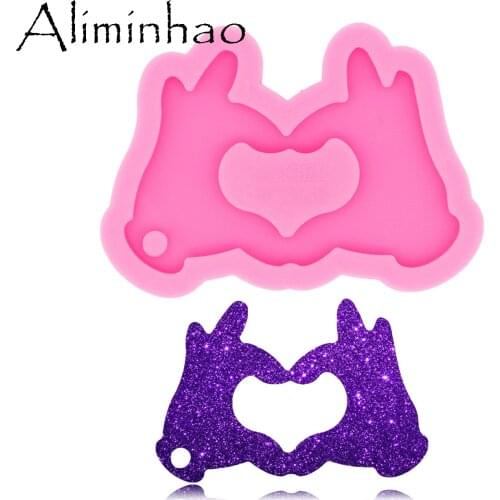 DY0538 Shiny Glossy Heart hands Keychain mold UV Resin Liquid Silicone Mould Craft For DIY Necklace Charms Making Jewelry
