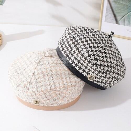 2020 new small fragrance bud hat women retro net red octagonal hat Japanese autumn and winter plaid beret women