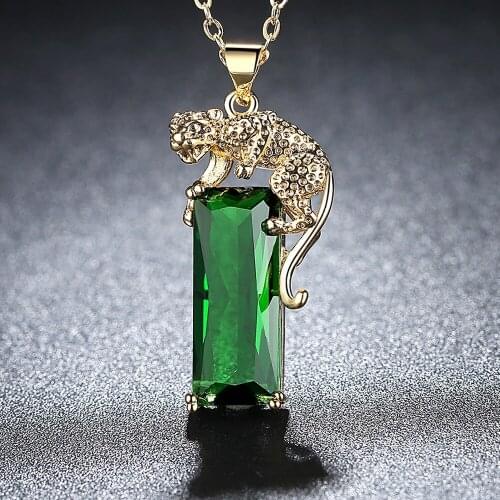 Trendy Emerald Leopard Zircon Necklace Female Animal Cheetah Green Square Geometric Necklace Accessory Charm Woman Jewelry Gift