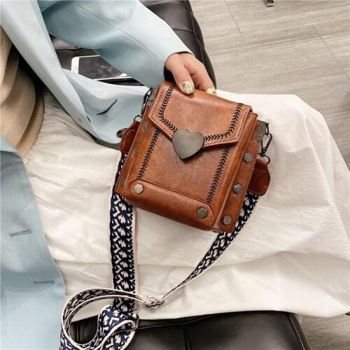 Versatile Retro Crossbody Bucket Lipstick Bags Luxury Designer Shoulder Handbags Fashionable Novelty Woman Shopper Satchels