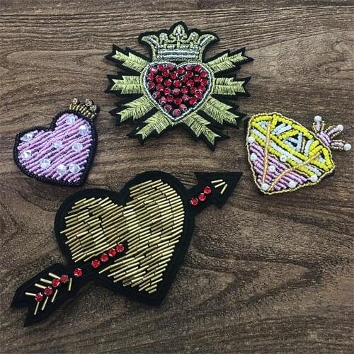 1Piece Hand-beaded heart-shaped clothes backpack patch sewn on clothes bags shoes sewing accessories