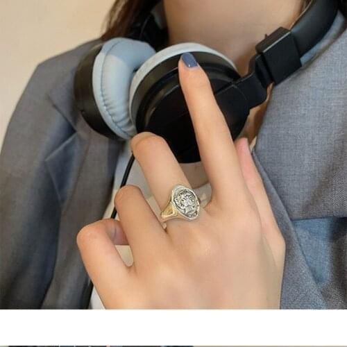 Wholesale New Fashion Bohemia Vintage embossed portrait ring for women exquisite Euro-American court baroque trend Charm Gift