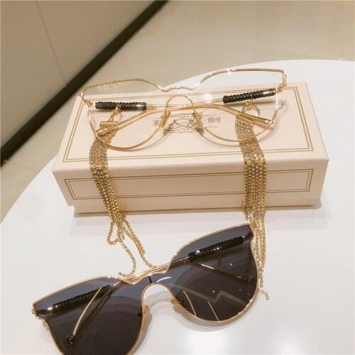 2021 new one-piece Sunglasses Womens fashion RETRO SUNGLASSES tassel pendant anti ultraviolet anti blue shades for women