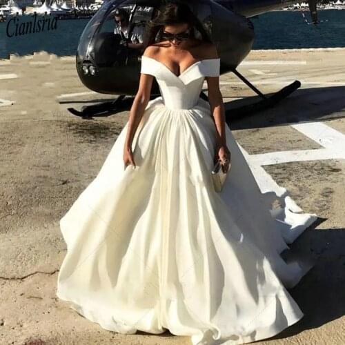 Simple Satin Off The Shoulder Ball Gown Wedding Dresses vestido de noiva With Long Train Short Sleeve Pleat Bridal Wedding Dress