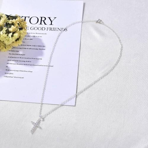 New Temperament Charm Popular Gorgeous Cross Inlaid Zircon Pendant Necklace Female White Wedding Jewelry