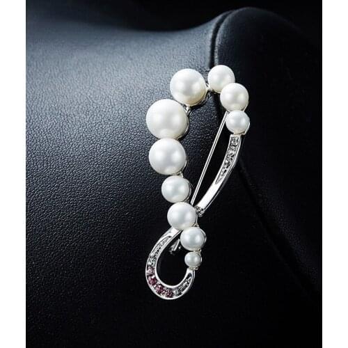 Simple pearl micro-inlaid zircon ladies creative brooch fashion all-match niche design crystal jewelry