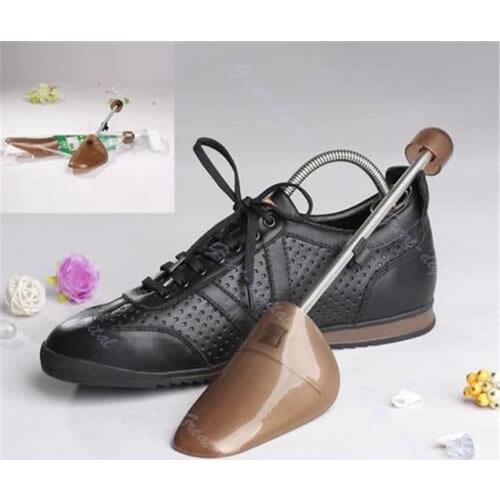 Men Spring Loaded Plastic Mens Shoe Trees Support Stretcher Shaper Plastic New Fashion High Quality Male Shoes Trees Brown