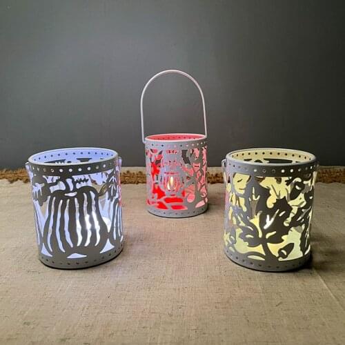 Halloween Decoration Hollow Wrought Iron Candle Holder Small Lantern Led Decoration Party Supplies Multi-Purpose M56