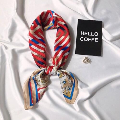 Yishine 2021 70*70cm Gemestic Chain Pirnting Multi Use Square Luxury Women Scarf