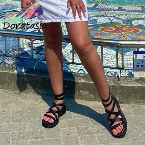 DORATASIA INS Hot Sale Women Solid Zipper Open Toe Platform Shoes Med Heel Cool Fashion Summer Sandals Women Sandals