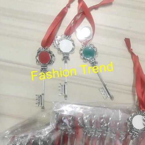 200pcs/lot 2018 Most Popular Hot Selling Shiny Fashionable Key Shaped Key Chains Zinc Alloy Lovely Key Ring Christmas Gift