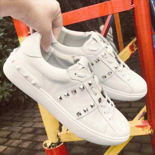 White Genuine Leather Sneakers Rivet Design Unisex Couple Shoes Lace Up Round Toe Flat Plus Size Trainers Casual Footwear