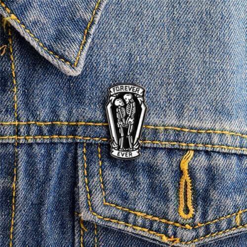 FOREVER and EVER Enamel Brooch Skleton Lovers Coffin Pins Denim Clothes Pin Buckle Shirt Button Badge Fashion Punk Jewelry Gift