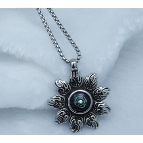 WXJCAN 4 styles new vintage pendant necklace men women Stainless steel Maya Viking Amulet chain jewelry Fake compass as eyes