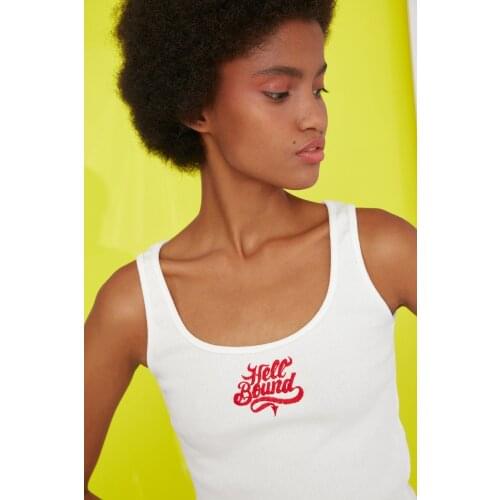 Trendyol Embroidered Fitted Knitted Blouse TWOSS21BZ1311