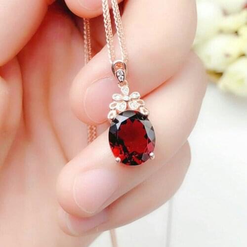925 New Fashion Necklace Flower-shaped Temperament Simulation Oval Ruby Group Inlaid Pendant Clavicle Necklace For Women Jewelry