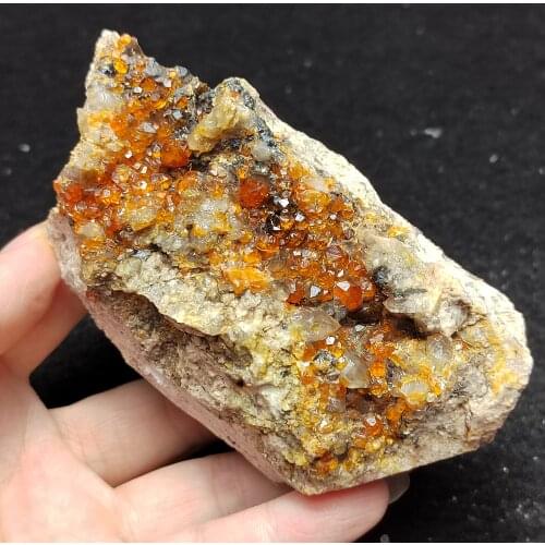 259.7gNatural garnet and crystal minerals repair energy geology teaching home decoration collection accessories