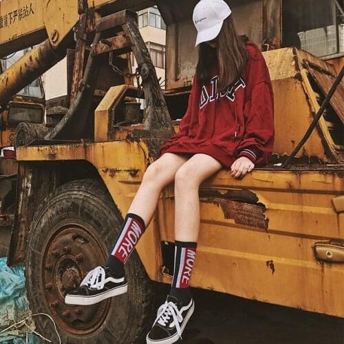 2018 Men Women More Long Socks Fashion Cotton Socks Streetwear Kanye West Hip Hop Harajuku thick medias Letter funny gift socks