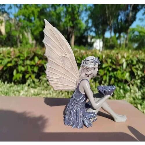 Sculpture Resin Garden Realistic Figure Desktop Tabletop Girl Statue Garden Yard Outdoor Indoor Art Decoration
