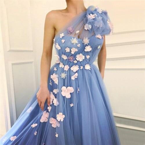 2022 Fairy Blue Evening One Shoulder Handmade Flowers Pearls Tulle Graduation Party Long Evening Gowns Prom robes de soirée