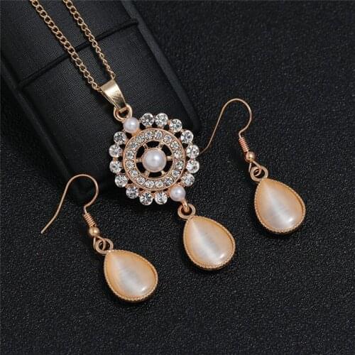 Trendy Female White Round Moonstone Jewelry Set Charm Rose Gold Color Stud Earrings For Women Cute Flower Wedding Chain Necklace