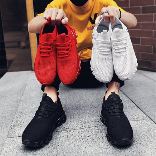 2021 new mens sports shoes non-slip large size blade mens shoes breathable casual sports shoes wear-resistant outdoor stroll