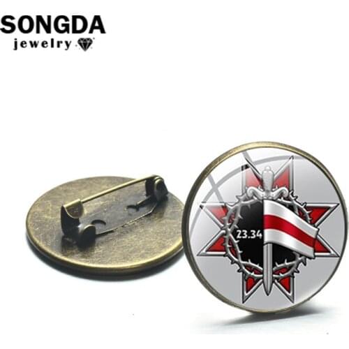 SONGDA Republic Of Belarus Pattern Broches Red White Knight Glass Dome Historical Lapel Pins Vintage Brooch For Kid Gift Jewelry