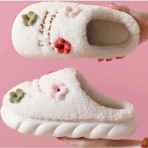 Lotus jnana Women's Slippers