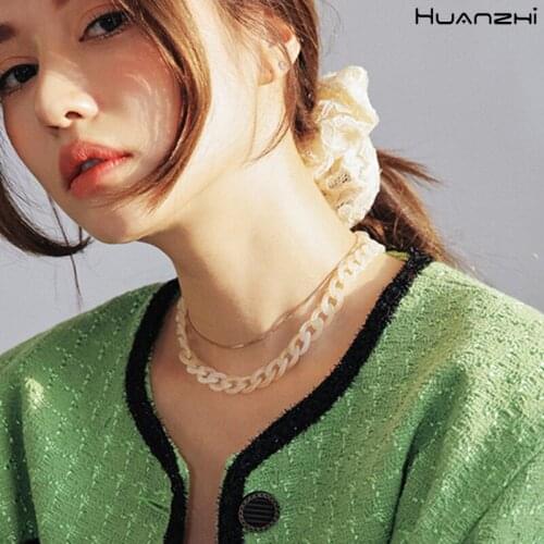 HUANZHI 2020 New Korea Summer Retro Transparent Acrylic Link Chain Short Clavicle Choker Necklace for Women Fashion Jewelry