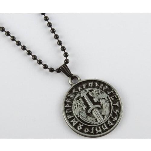 Round Figured Metal Male Necklace