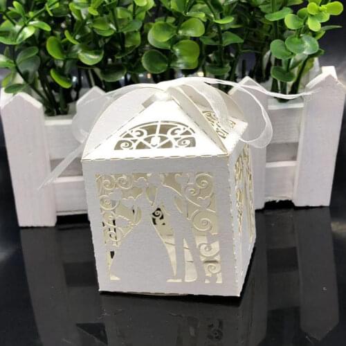 50pcs Hollow Sweetheart Wedding Favor Box Laser Cut Candy Packaging Box Baptism Bonbonniere Box Home decor