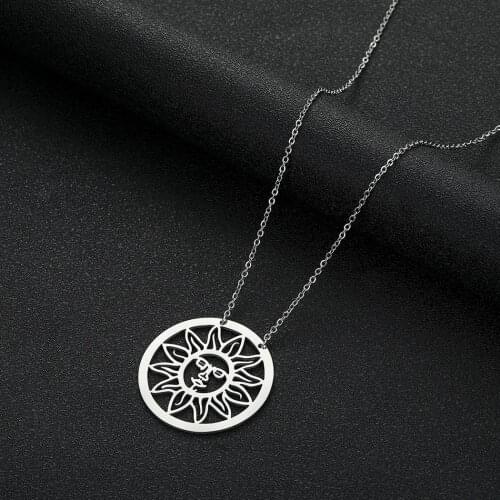 Cxwind Stainless Steel Charm Sunflower Pendant Necklace Fashion Statement Chain Choker Jewelry for Women Circle Necklace Gift