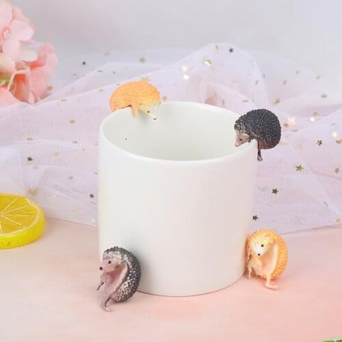 3Pcs Mini Cute Simulated Animal Model The Edge Of Cup Hedgehog Action Figure Toys For Children Animal Display Decoration