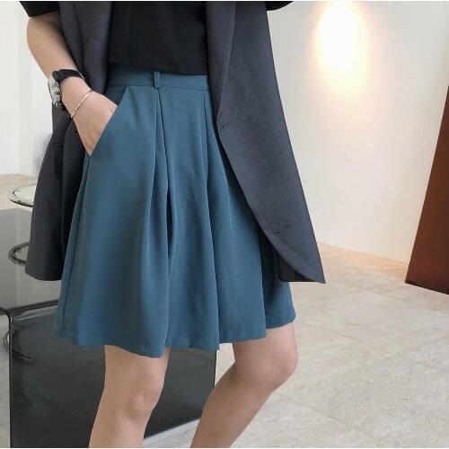 Woman short viscose shorts