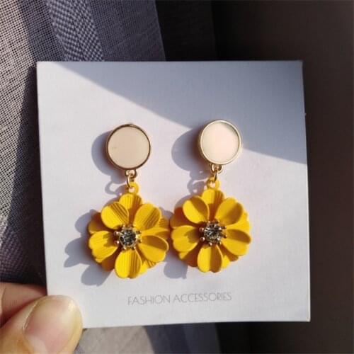 Japan and Korea fashion simple temperament earrings jewelry stereo flower earrings Europe and the United States popular eardrop