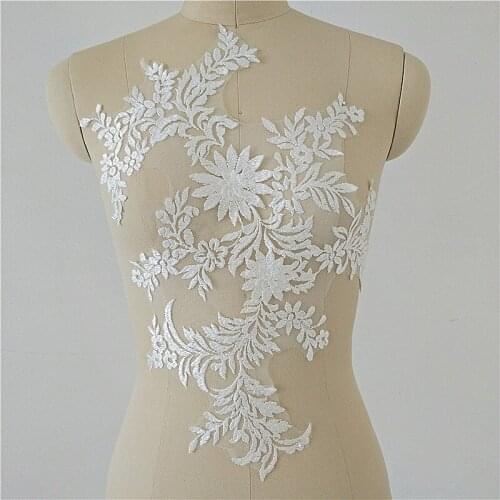 High-end Small Daisy Leaf Embroidery Patch Applique Wedding Veil DIY Production Auxiliary MaterialsV Patches for Clothing