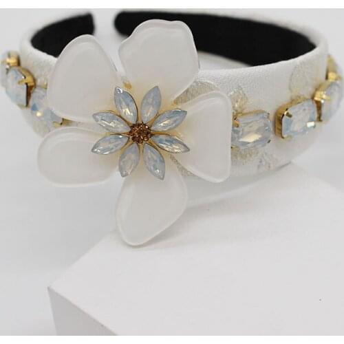 Gorgeous versatile rhinestone headband Europe and America Baroque rhinestones white flower geometry travel headband 533