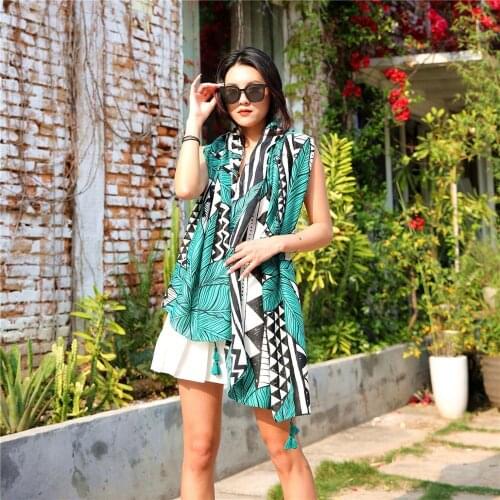 Luxury Brand Fashion Autumn Viscose Scarf Green Floral Tassel Beach Hijab Shawls and Wraps Foulard Bufanda Muslim Hijab 180*90Cm