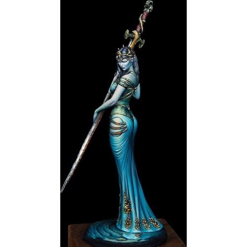 Resin Figure 1/24 ancient woman warrior stand with sword Model Unassambled Unpainted Figure Building Kit