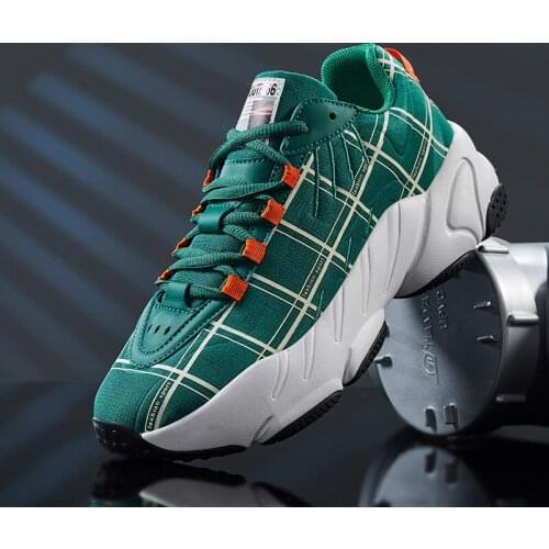 2021 Korean Version Classic Mens Fashion Running Shoes Color Matching Catwalk Couple Shoes Breathable Comfortable Mens Sneakers