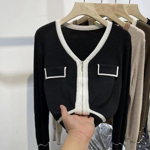 2021 New Autumn Fashion Lady Color Contrast V-neck Knitted Cardigans Top Women Long Sleeve Thin Sweater
