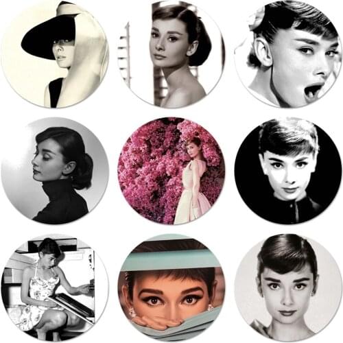 Pretty girl Audrey Hepburn Icons Pins Badge Decoration Brooches Metal Badges For Clothes Backpack Decoration 58mm