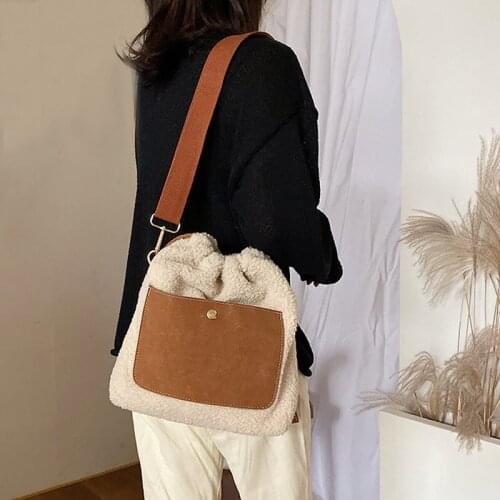 Large Capacity Women Furry Bag Winter Fashion Shoulder Bag Bucket Crossbody Bag for Ladies Drawstring Satchel Purse