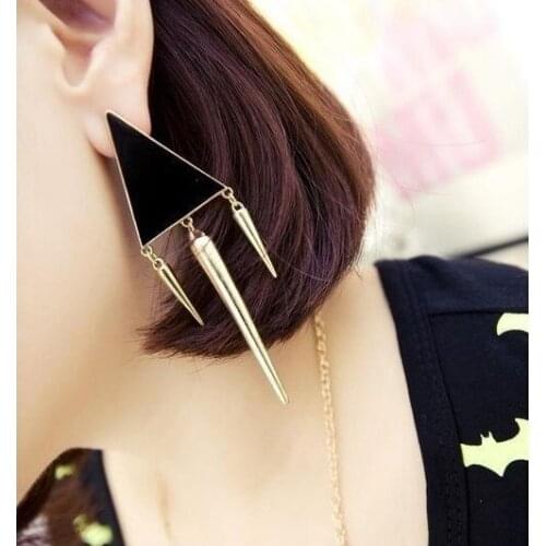 Vintage 2021 new Hot European And American Pop Punk Rivet Fashion Triangle Earrings for women
