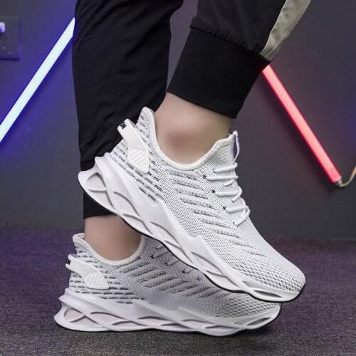 2021 Spring New Mens Shoes Breathable Flying Woven Leaf Mens Sports Shoes Trend Casual Light Running Shoes Heightening Shoes