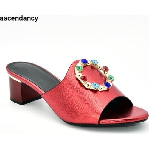 New Fashion Elegant Crystal Shoes Decorated with Rhinestone Plus Size Shoe Women Heel Slip on Shoes for Women High Quality Pumps